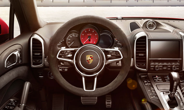 Porsche Cayenne Turbo Hire In Dubai